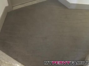 Video Rina Ellis s uzoučkou kundičkou